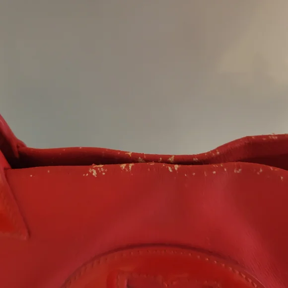 Tory Burch Red Shoulder Bag with Circular Emblem - Picture 6 of 9